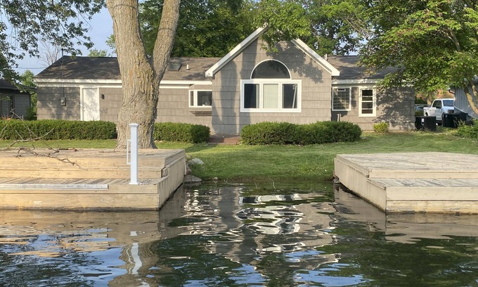 Sylvan Lake Cottage | Sylvan Lake getaway