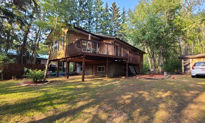 Sunbreaker Cove Cabin | Sylvan Lake Sunbreaker Cove Elegant Retreat