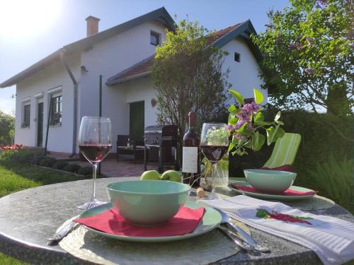 Balatonszemes House | Szőlőhegyi házikó - Cottage in the vineyard
