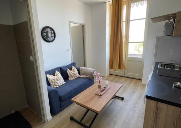 Saint-Etienne Apartment | T1 Design - Terrasse - Proche du stade - 302