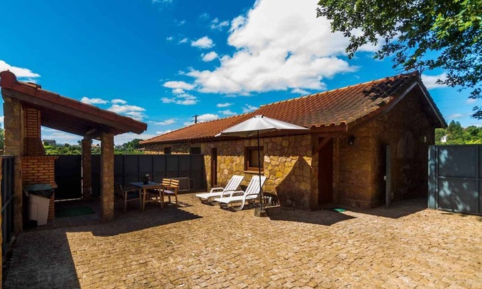 Codecoso House | T1 holiday home with barbecue, 1.5 km from the Public Discovery Pool