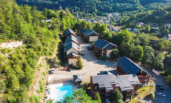 Ax-les-Thermes Condo | T2 à deux pas des thermes et de la télécabine