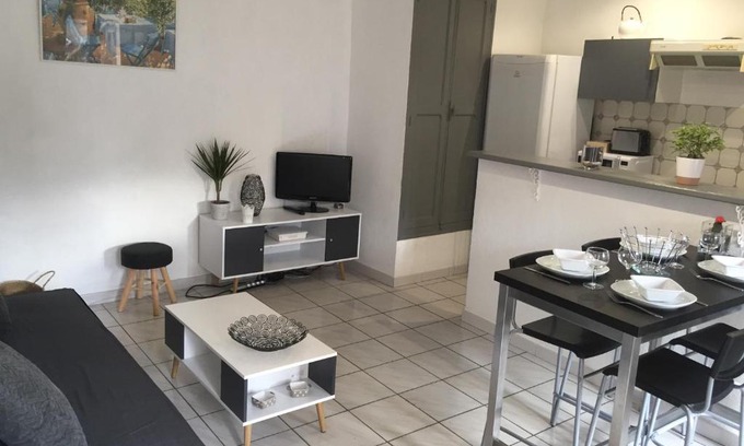 Vedene Apartment | T2 avec TERRASSE, CLIM , box fibre
