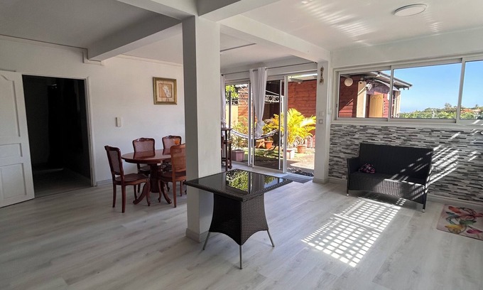 La Riviere Saint-Louis Apartment | T2 in private residence with air conditioning