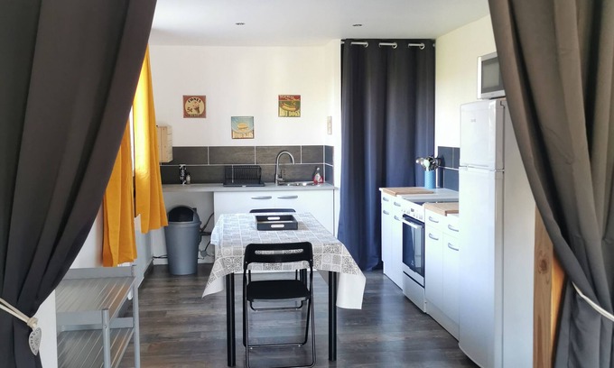 Courthezon House | T2 independent with swimming pool