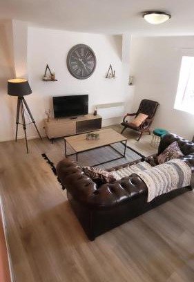 Neris-les-Bains Apartment | T3 rénové en face des Thermes