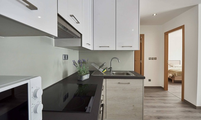 Le Pin House | T3 R+1 APARTMENT, SLEEPS 6, QUIET LOCATION