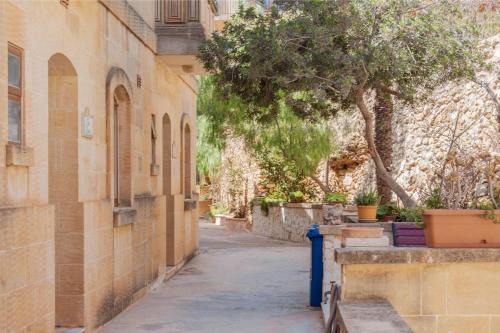 Xaghra Villa | Ta Danjela 4 bedroom Villa with private pool