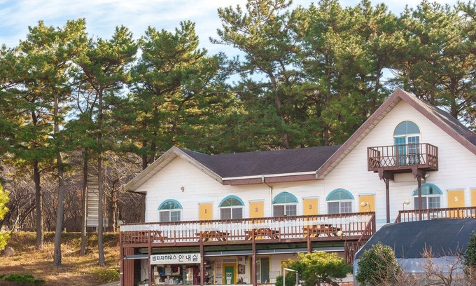 Kkotchi House | Taean Vintage House Pet-friendly Pension