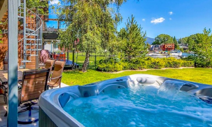 Tahoe Keys House | Tahoe Keys Breeze - Ski Lease, On Water w/Boat Dock, Hot Tub, 30-90 days!