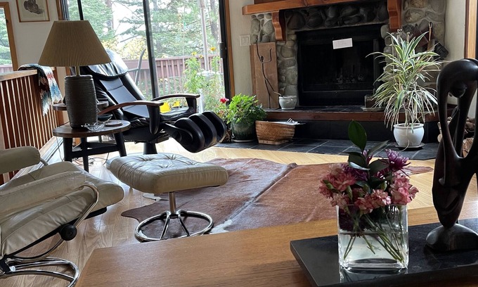 Tahoe Vista House | TAHOE SKI LEASE 3 BR CUSTOM HOME above Lake in Tahoe Vistan