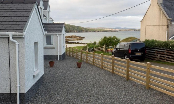 Ardroil House | Taigh Tharmoid Ruaidh