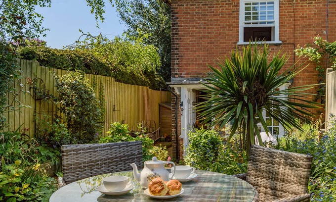 Rye House | Tail End Cottage - Two Bedroom House, Sleeps 3