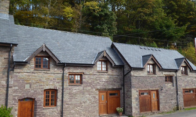 Westbrook Court House | Take a wonderful break at Bryn Bwthyn - perfect for families and groups.