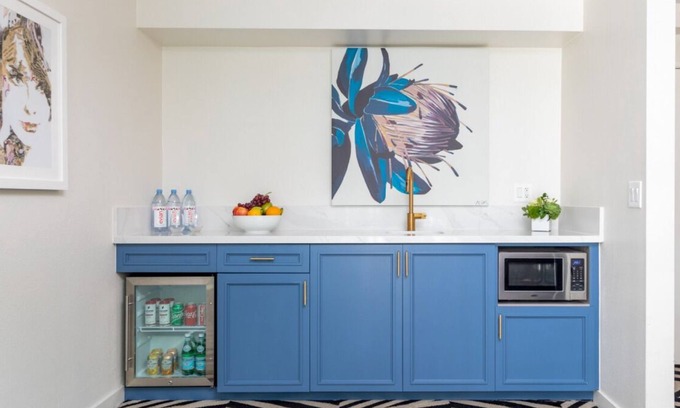 Norma Triangle House | Take Pleasure in Los Angeles! 2 Modern Units! Striking City Views, Rooftop Pool!