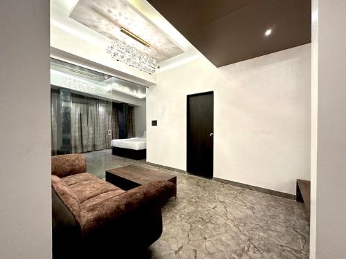 Pimpri - Chinchwad Hotel | TAKHT- Executive Suites and Rooms