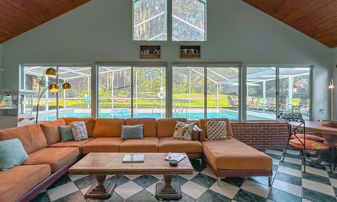 Tallahassee House | Tallahassee Pool+Hot Tub | Sleeps 16 | Game-Filled Fun