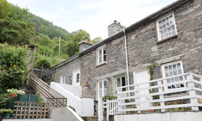 Corris Cottage | TANRALLT, romantic, character holiday cottage in Corris