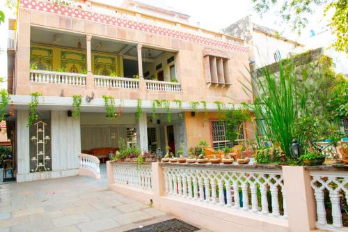 Bani Park Hotel | Tara Niwas