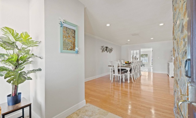 Tarpon Springs House | Tarpon Springs Treasure 4BD 2BA Huge Backyard