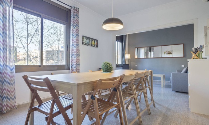 La Nova Esquerra de l'Eixample Apartment | Tarradellas 3, para 10 Personas