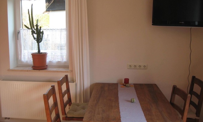 Unterzeismering Apartment | Tasteful apartment on Lake Starnberg in nature