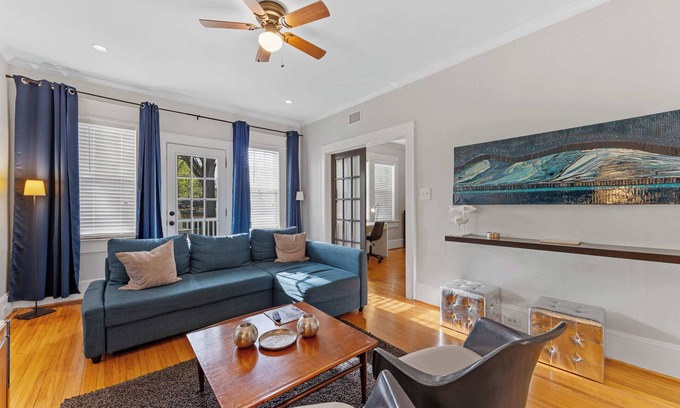 Dilworth Condo | Tasteful Dilworth 2BR King Condo | Balcony | Walkable