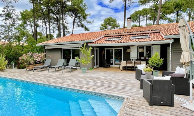 Lacanau-Ocean House | Tasteful house with great pool area