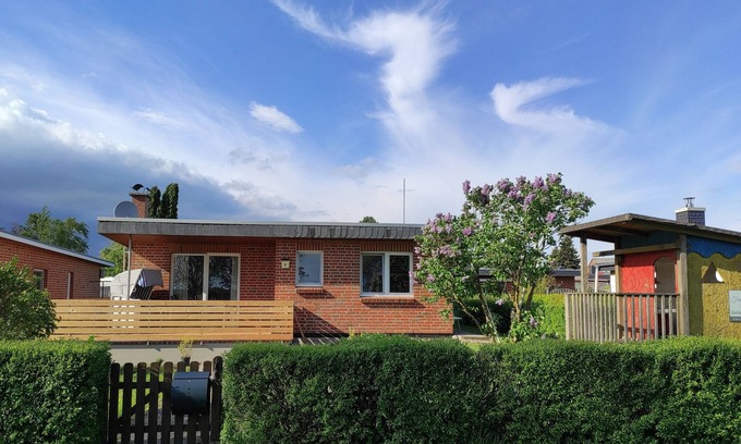 Klocksdorf House | Tasteful vacation home with fireplace directly on the lake and own sauna. Klocksdorf