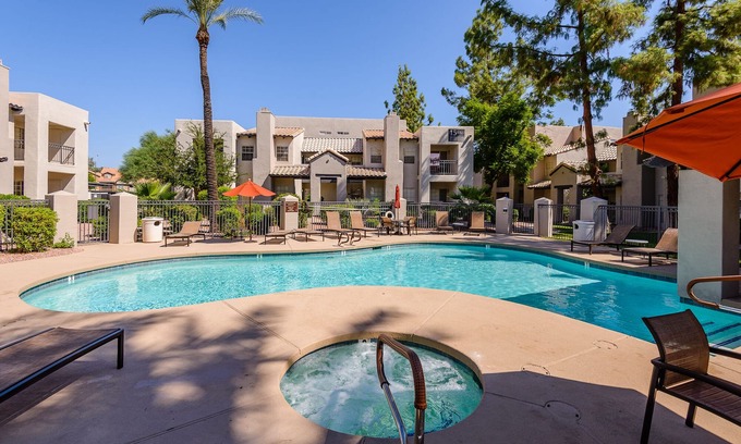 North Scottsdale Condo | Tastefully Decorated, Perfect Scottsdale Location condo w/Pool, Spa, Gym!