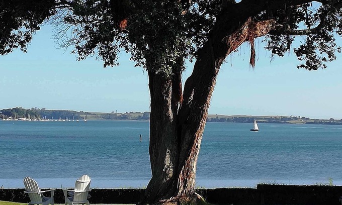 Whakamarama House | Tauranga Beachfront House On Waterfront Available For Xmas