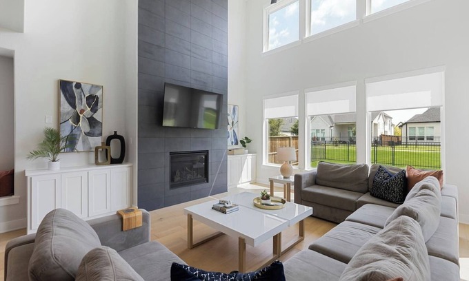 Weston House | TCH - Spacious 6bd/5.5ba home in Celina w/Office