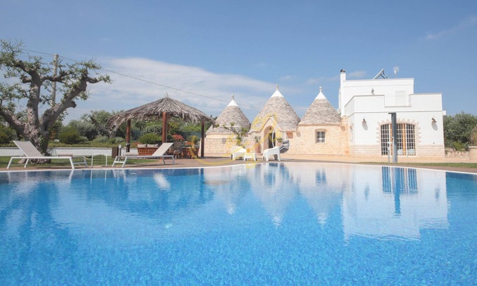 Monopoli House | TD Trulli Bruco Large Pool for Family Fun