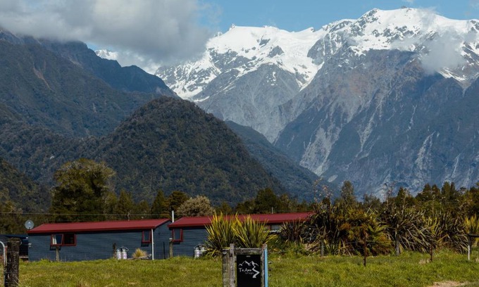 Franz Josef Glacier House | Te Awa Cottages