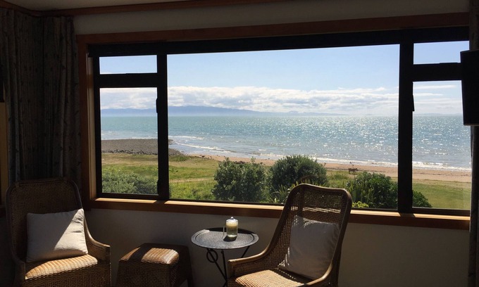Te Puru Cabin | Te Puru Beach Lodge