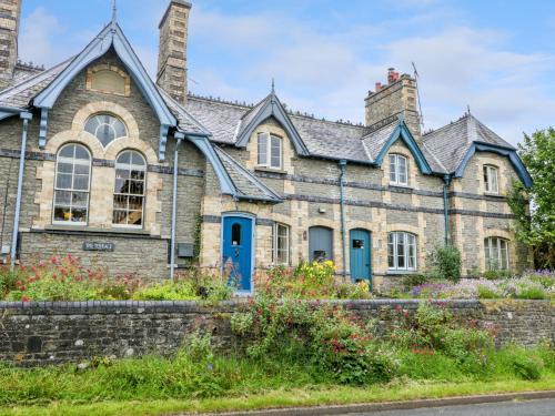 Kinnerton House | Teacher's Cottage