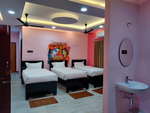 Mayiladuthurai Hotel | Temple stay - Uma Residency and Guest House