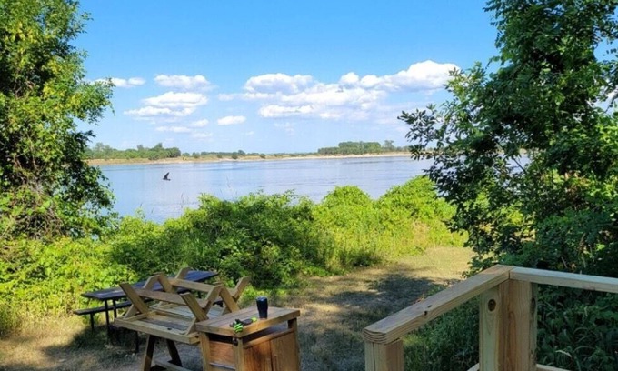 Burbank RV Rental | Tentrr State Park Site - Nebraska Ponca State Park – Riverview A – Single Camp