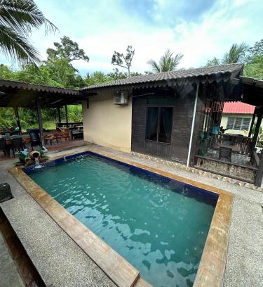 Kuala Kangsar House | Teratak Nurul Kuala Kangsar with swimming pool - no pork or alcohol