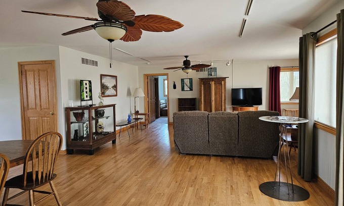 Decker House | Terrific 2-bedroom house in Marlette both units