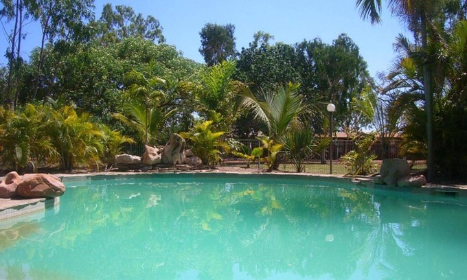 Mataranka Hotel | Territory Manor Motel & Caravan Park