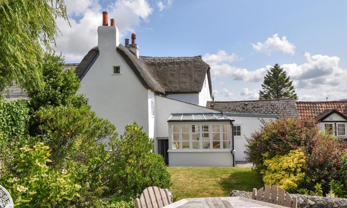 Charmouth House | Thatched Cottage
