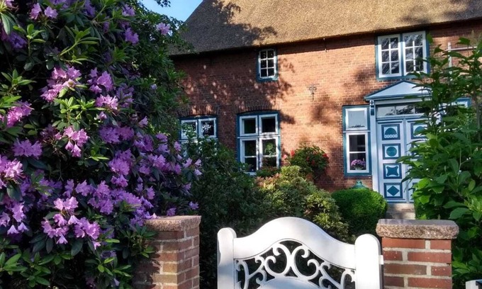 Bargenstedt Apartment | Thatched roof and own garden