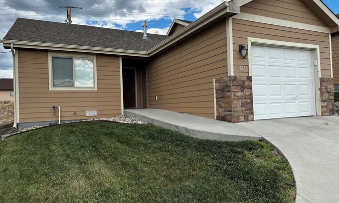 Casper House | The 1425 Fairdale by O.C.G.