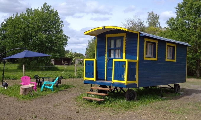 Le Vieil-Bauge Bed & Breakfast | The 2 trailers of the Moulin de Palet