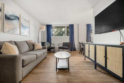 Mission District Apartment | The Abstract