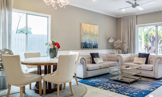 Northgate House | The Airport Stop Modern, 15min to Brisbane City