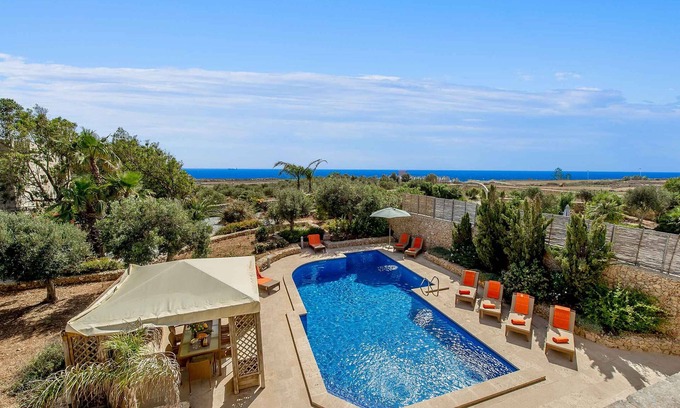 San Lawrenz Villa | The Almonds Holiday Home