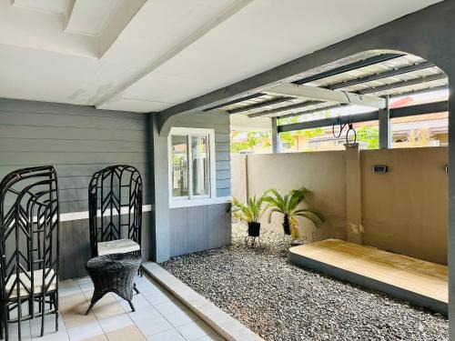 Jaro House | The Alusiman Home - 4 bedroom home
