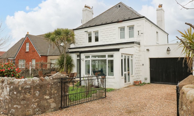Cockburnspath Cottage | THE ANCHORAGE, pet friendly, country holiday cottage in Cockburnspath